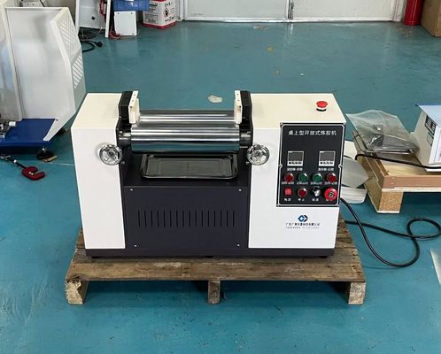 কমপ্যাক্ট ৭৫০×৩৮০×৬০০মিমি ওপেন মিল রাবার মিক্সিং মেশিন, যার মাসিক উৎপাদন ক্ষমতা ৩০০ সেট এবং রোলারের মধ্যে স্থান পরিবর্তনযোগ্য